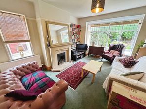 Lounge- click for photo gallery